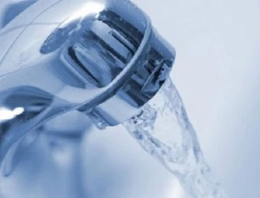 Δείτε τι πρέπει να κάνετε για να μην παγώσουν οι βρύσες του νερού